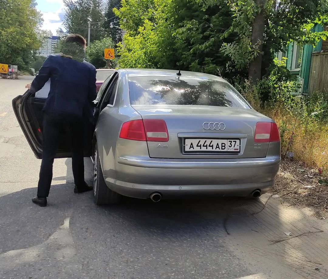 а 444 ав 37, Audi A8 2nd gen (D3/4E2/4E8), 2002–2010