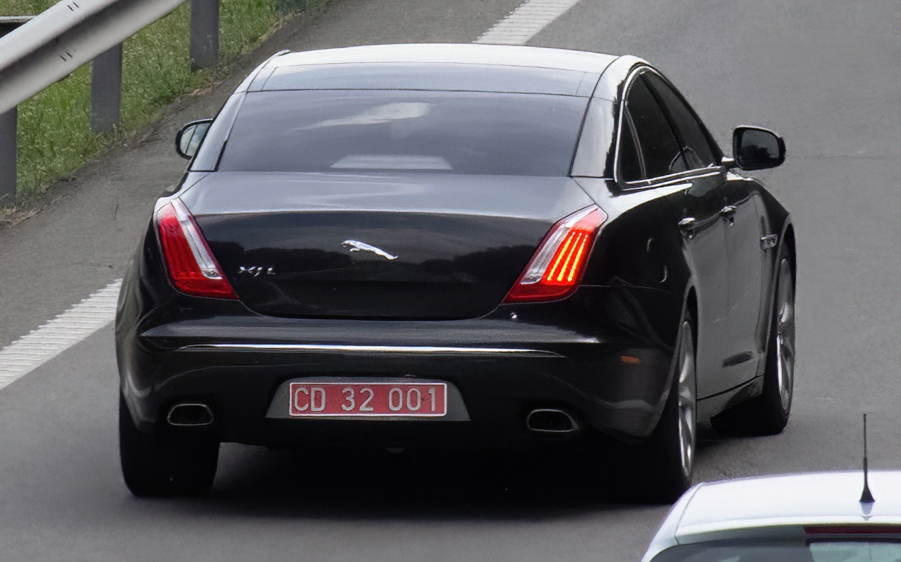 CD 32 001, Jaguar XJ 6th gen (X351), 2009–2019
