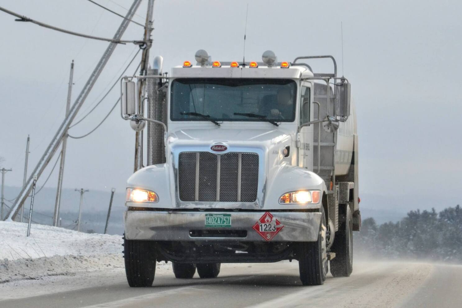 402A757, Peterbilt 337 