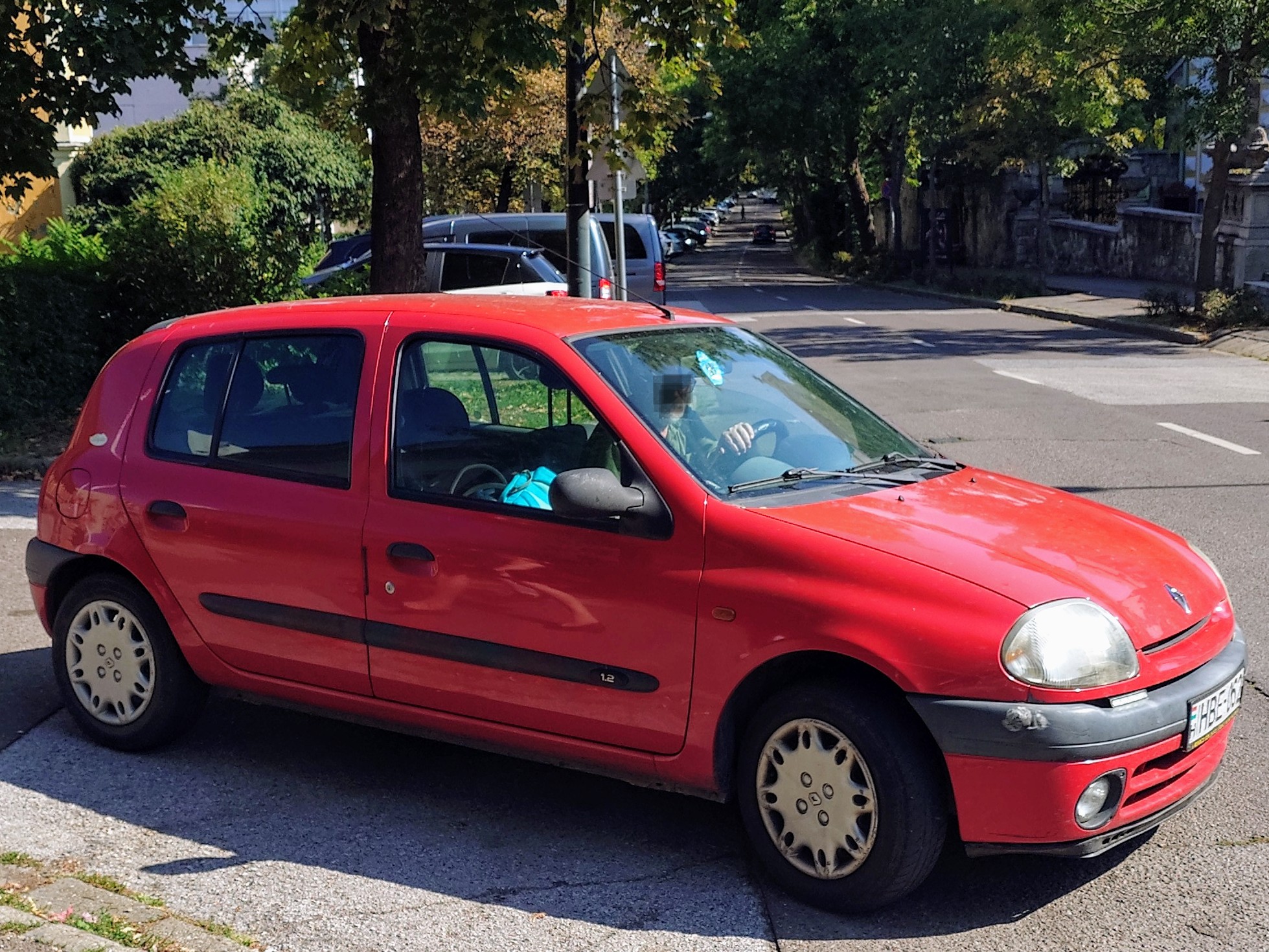 HBE-062, Renault Clio 2nd gen 5-door Hatch (B65), 1998–2001 (–2003 for LATAM-market)