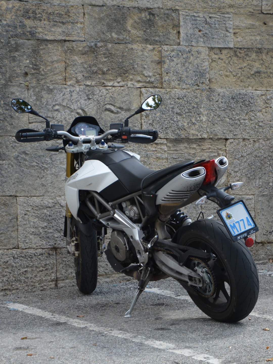 M774, Aprilia Dorsoduro 