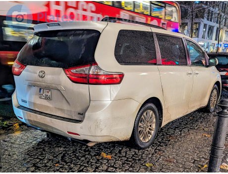 B 17-304, Toyota Sienna