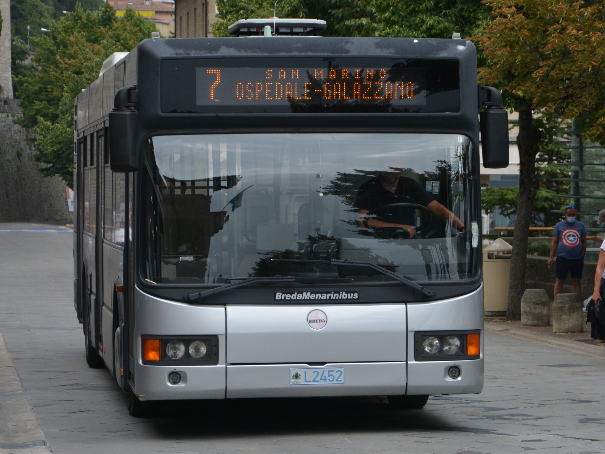 L2452, Menarini Monocar 240 