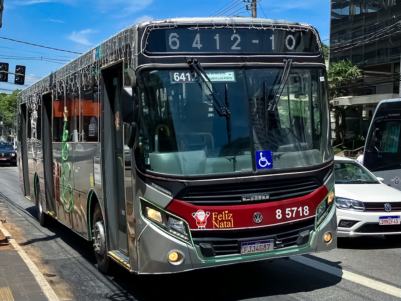 FJJ4G87, CAIO Induscar Apache 