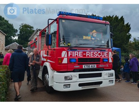 X795 AUX, Dennis Sabre