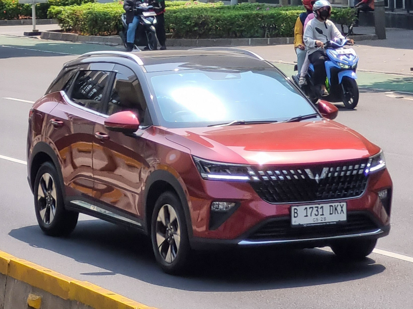 B 1731 DKX, Wuling Alvez 