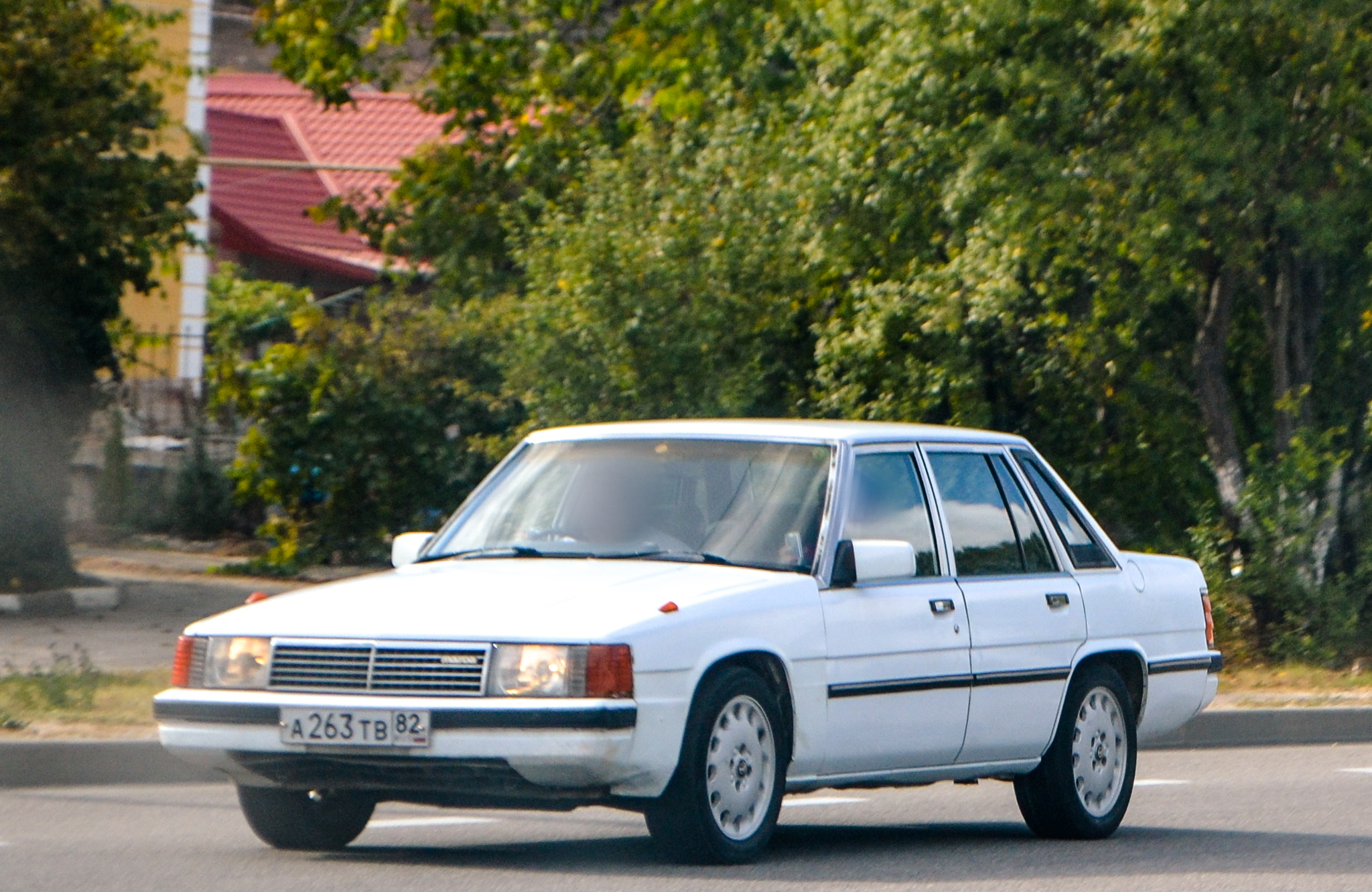 а 263 тв 82, Mazda Cosmo 3rd gen Sedan (HB), 1983–1987