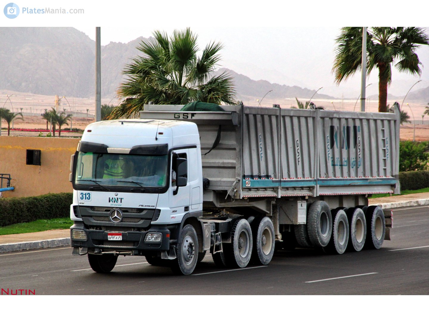 ٨٧٩٣ ورأ, Mercedes-Benz Actros 2nd gen (MP2/MP3), 2002–2020