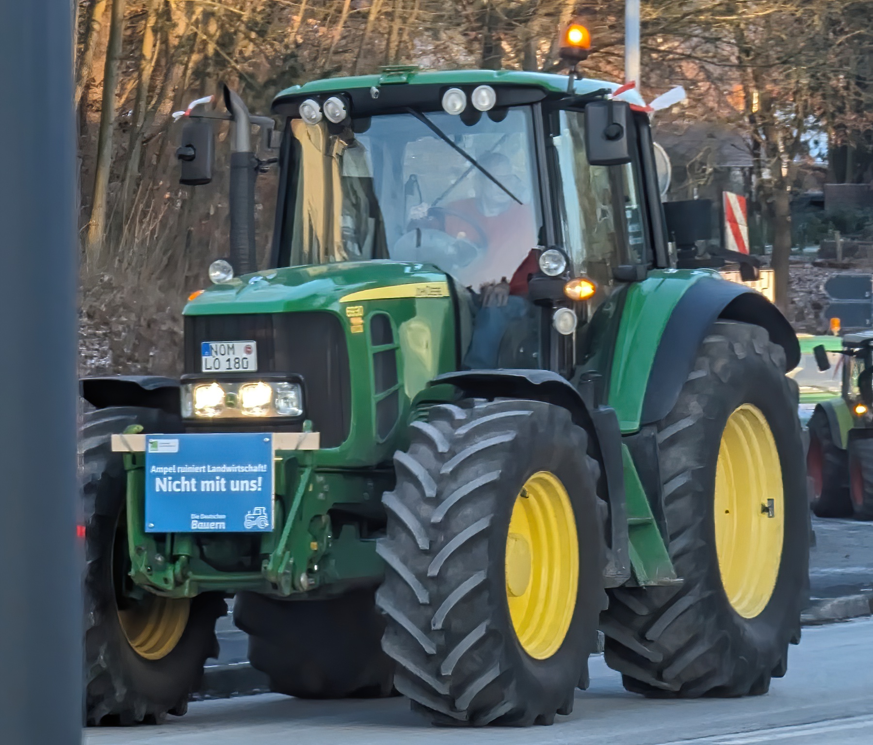 NOM LO 180, John Deere 6000-Series 