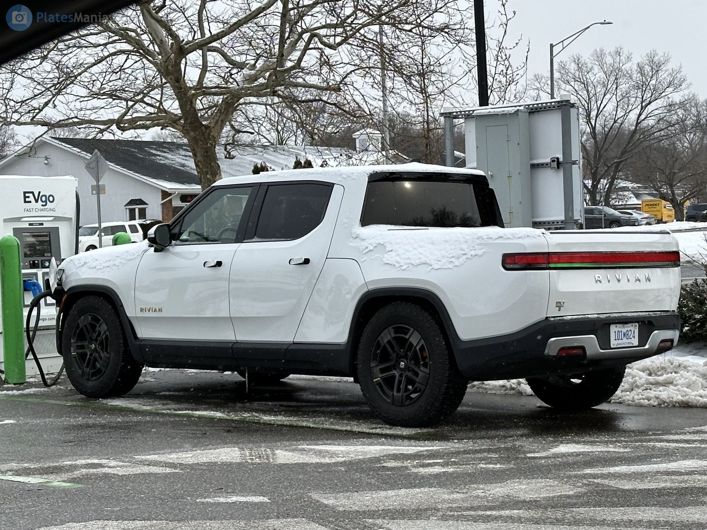101M824, Rivian R1T 1st gen, 2021–