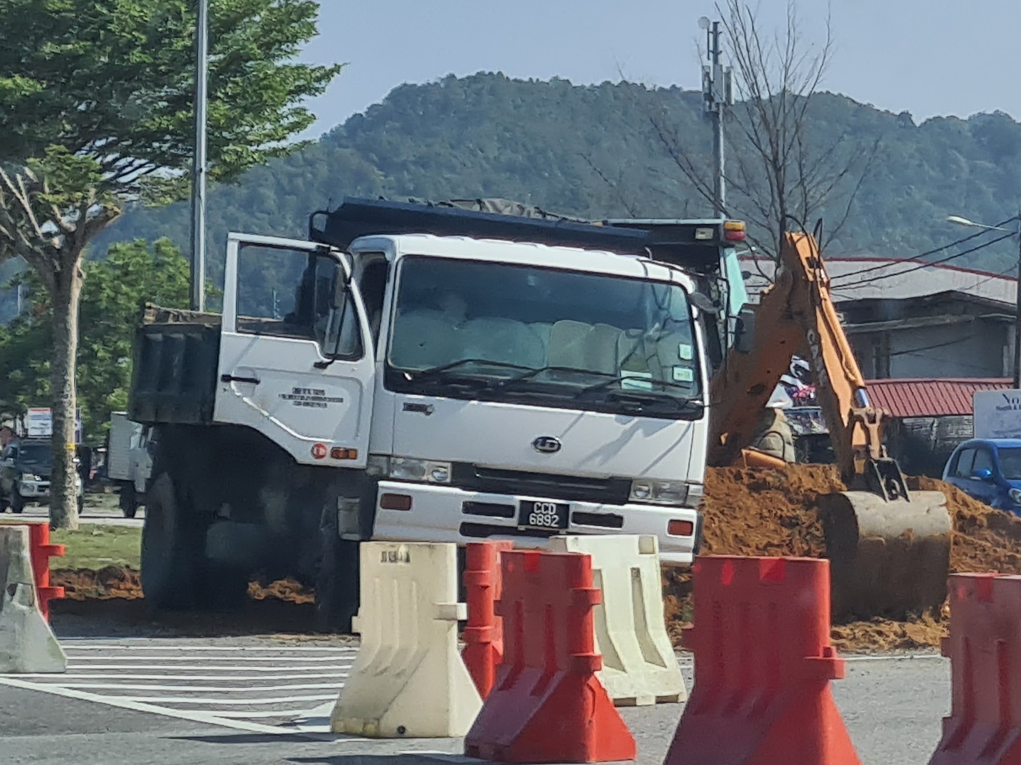 CCD 6892, Nissan Diesel Convoy/CWM 