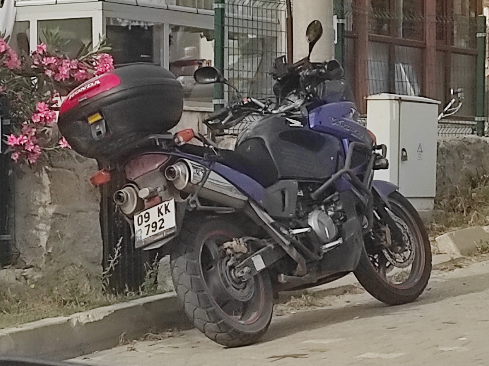 09 KK 792, Honda XR/XL Series XL1000V Varadero, 1999–2012