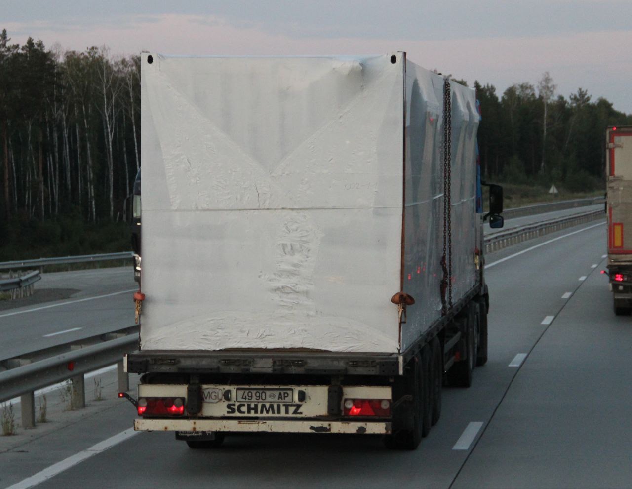 4990 АР, Schmitz SPL 