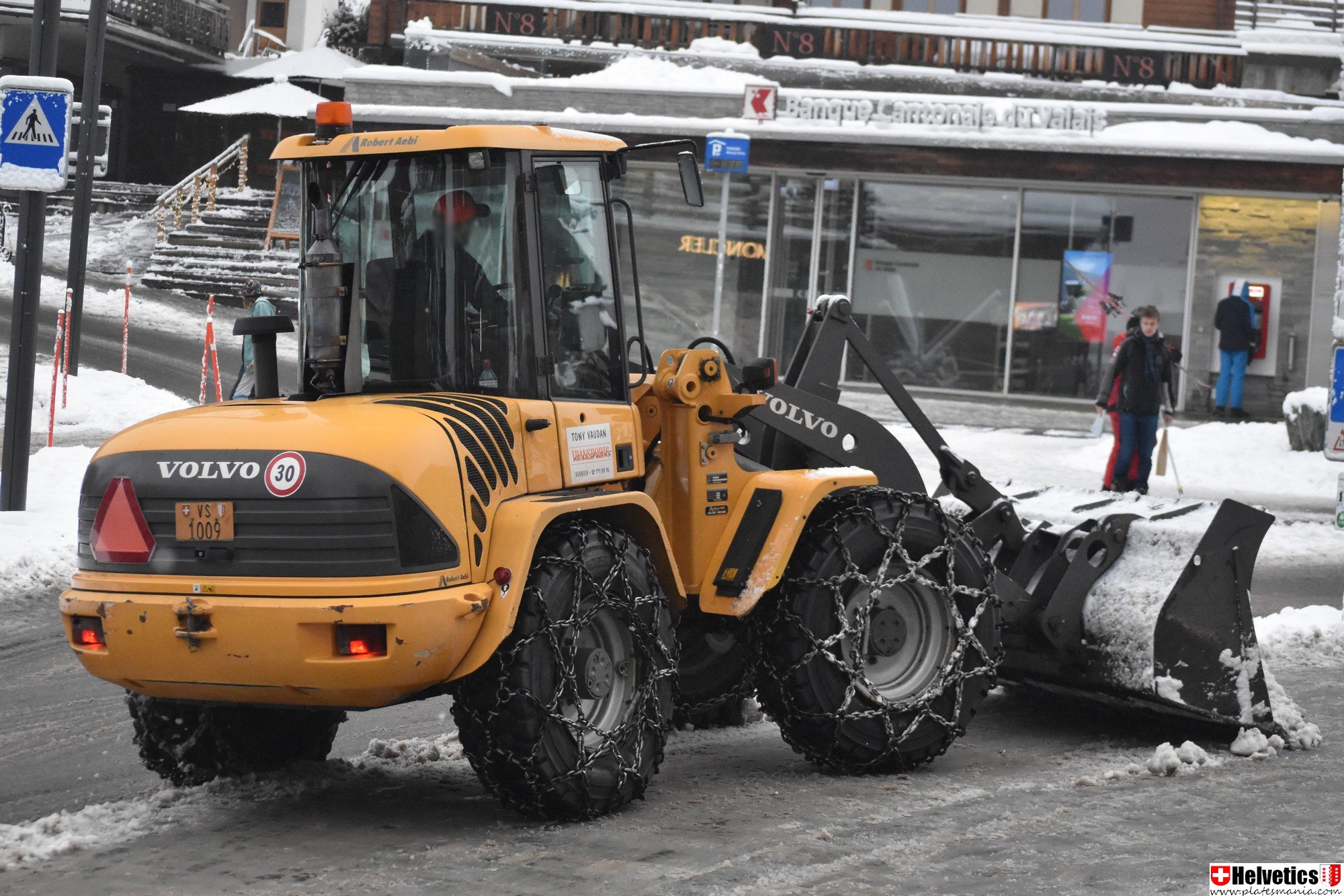 VS 1009, Volvo L Series Loader 