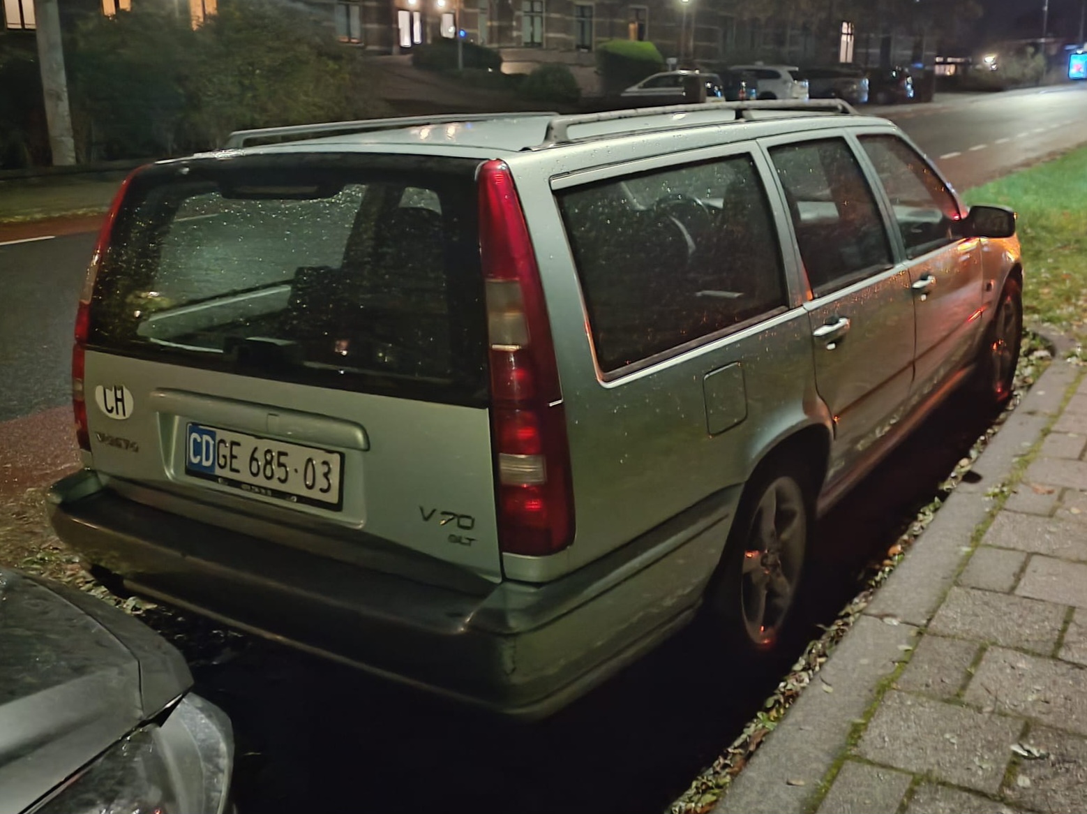 CD GE 685-03, Volvo V70 1st gen (875/876), 1996–2000