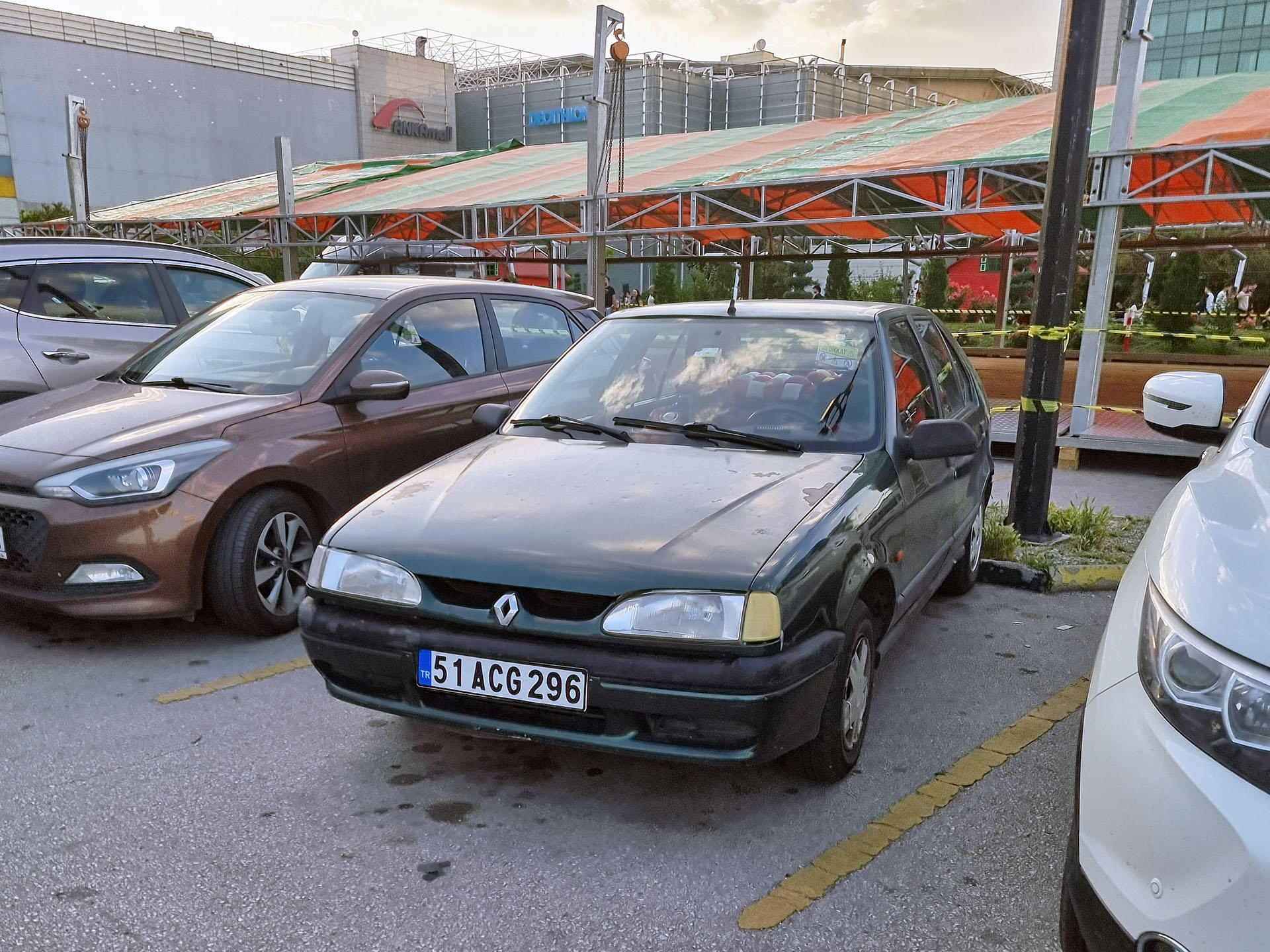 51 ACG 296, Renault 19 1st gen 5-door Hatch (B53), facelift, 1992–1996 (–1999 for LATAM- and –2000 for TR-market)