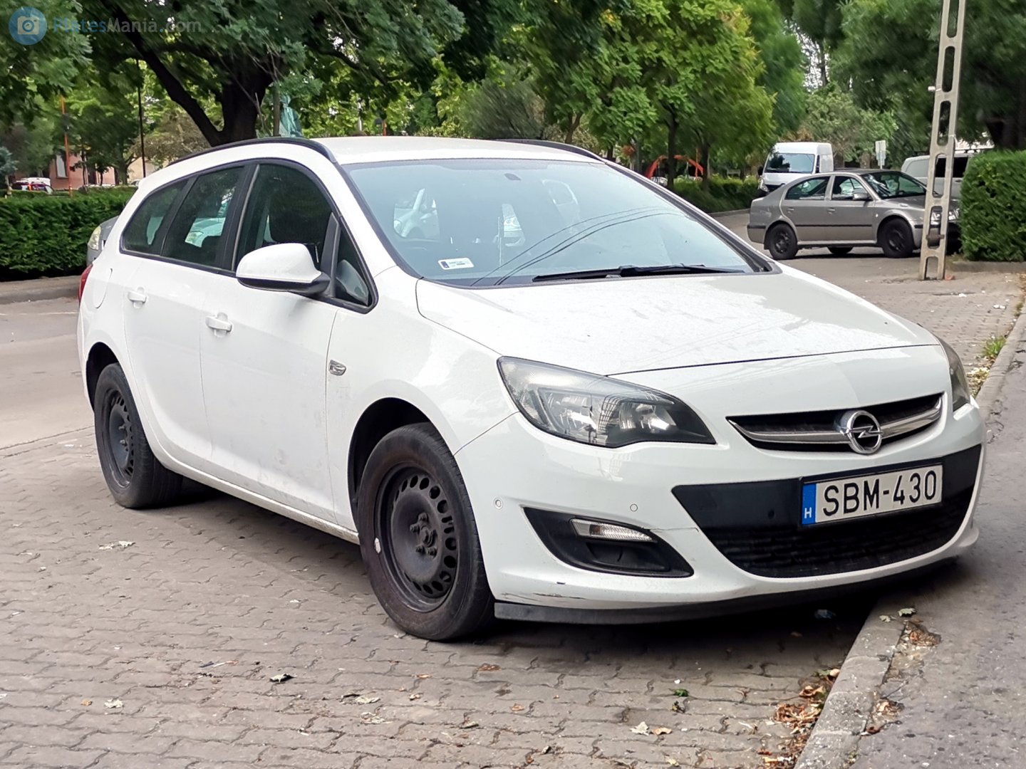 SBM-430, Opel Astra 4th gen Sports Tourer (J; P10), 2010–2015