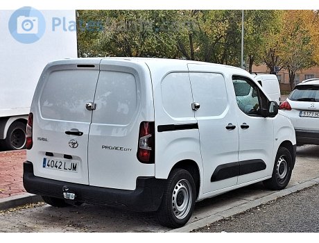 4042 LJM, Toyota ProAce City