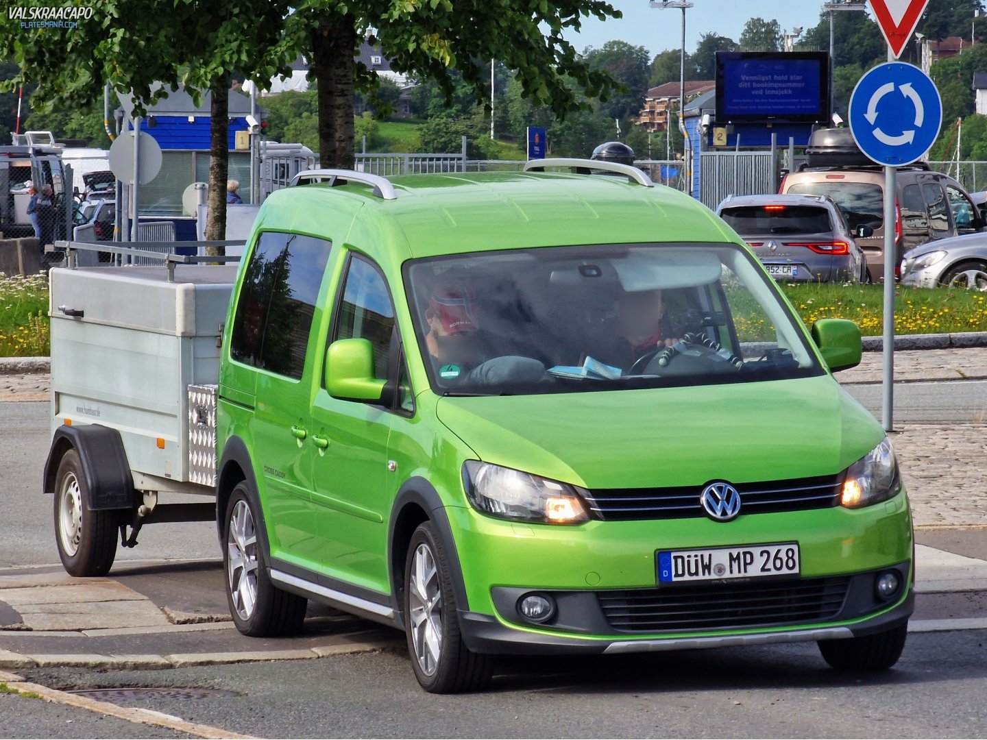 DÜW MP 268, Volkswagen CrossCaddy 1st gen (2K), 2013–2015