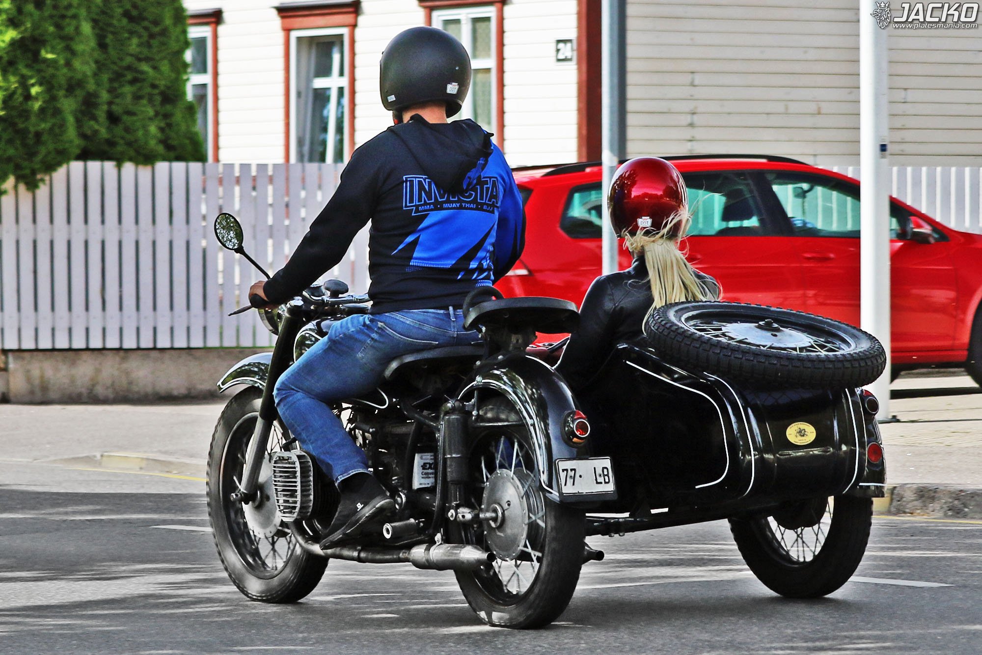 77 LB, Dnepr (KMZ) 750 