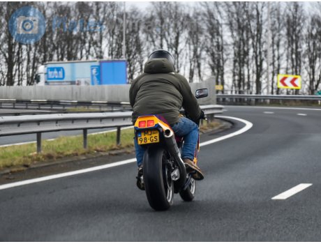 MJ-98-GS, Yamaha FZR