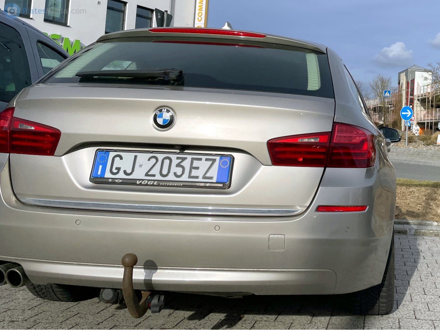 GJ 203 EZ, BMW 5 Series 6th gen Touring (F11), 2010–2017