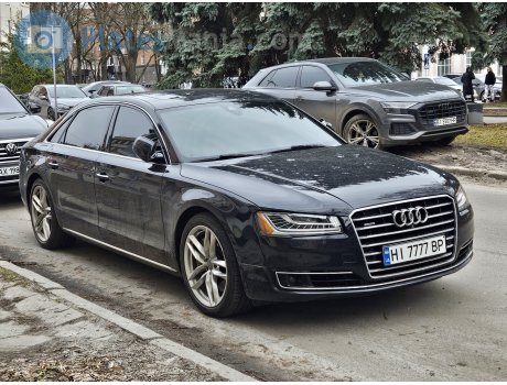 HI 7777 BP, Audi A8