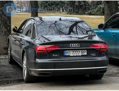 HI 7777 BP, Audi A8
