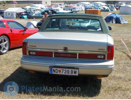 ND 739 BW, Lincoln Town Car