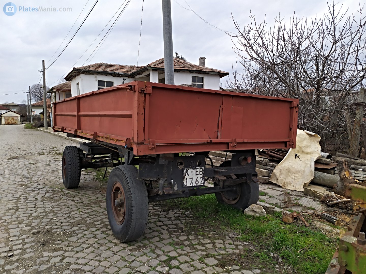 K 1762 EB, Cars 