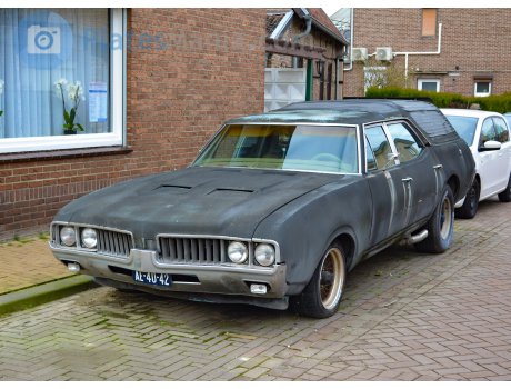 AE-40-42, Oldsmobile Vista Cruiser