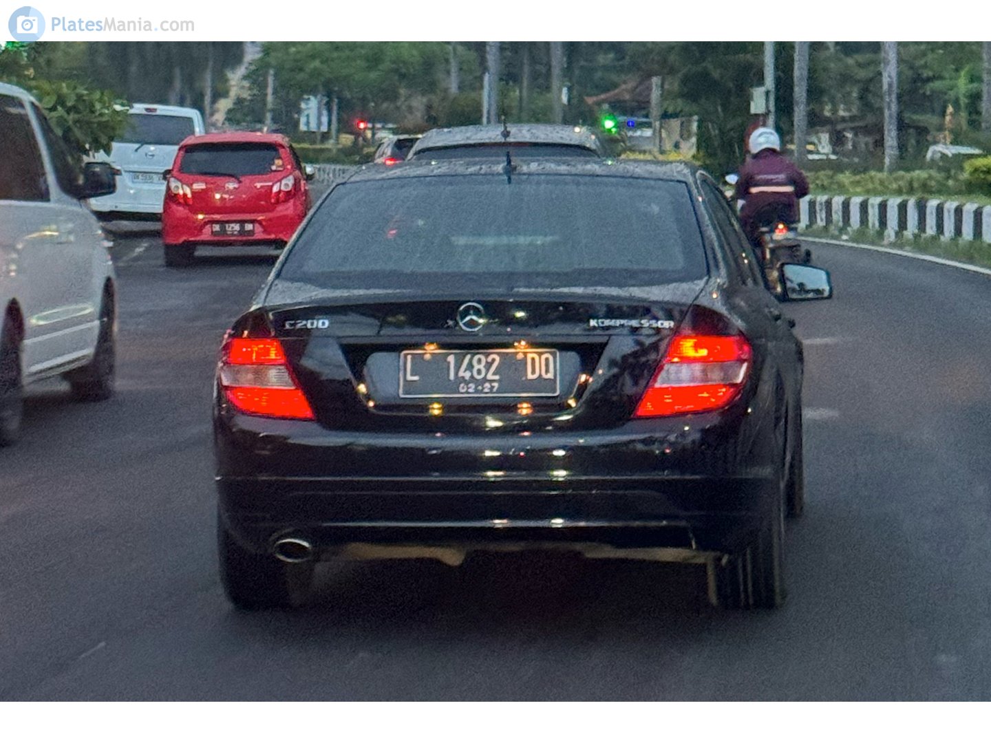 L 1482 DQ, Mercedes-Benz C-Klasse 3rd gen Sedan (W204), 2007–2015