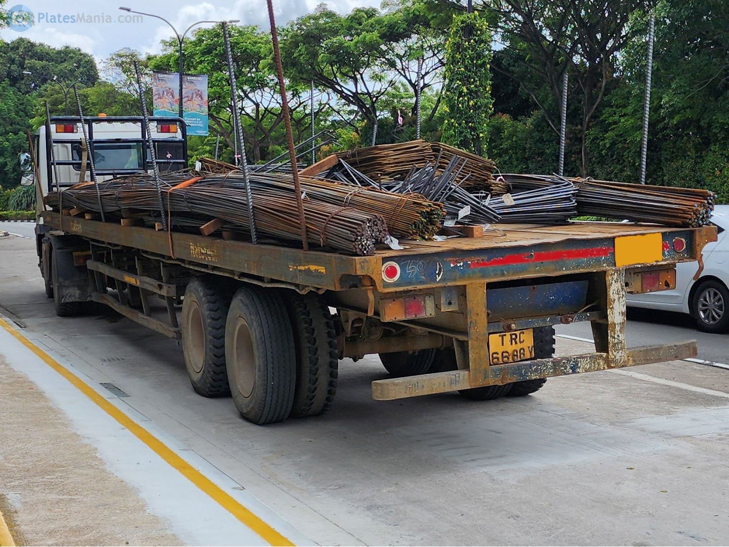 TRC 6688 Y, Qoşqular 