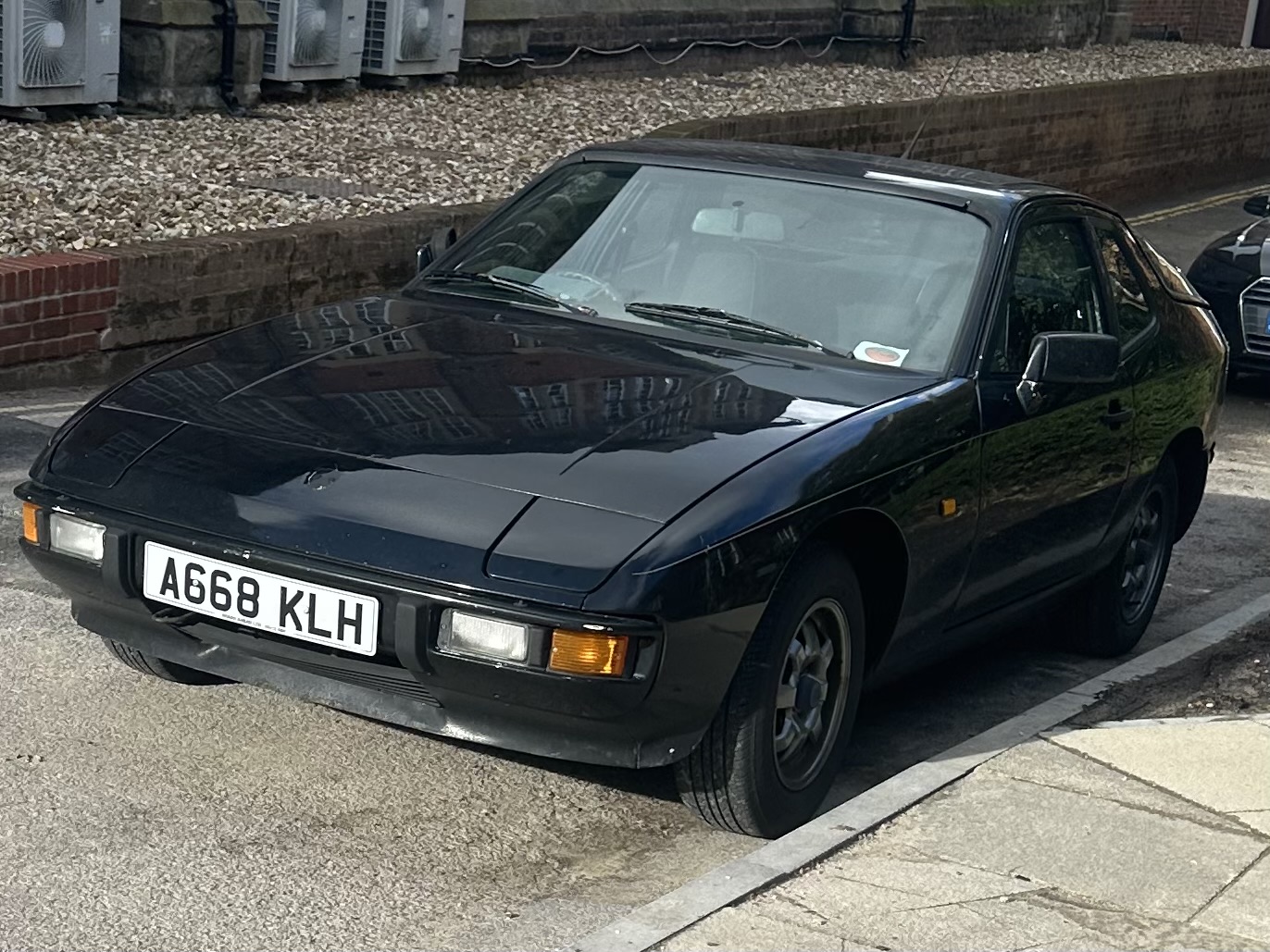 A668KLH, Porsche 924 1st gen (425), 1976–1988