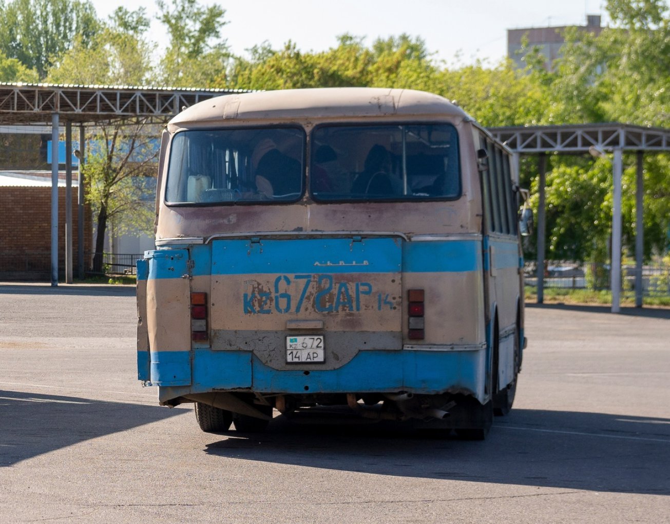 672 AP 14, LAZ 695 695Н, 1976–2010