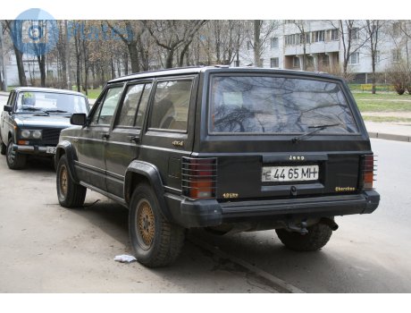 е 4465 МН, Jeep Cherokee