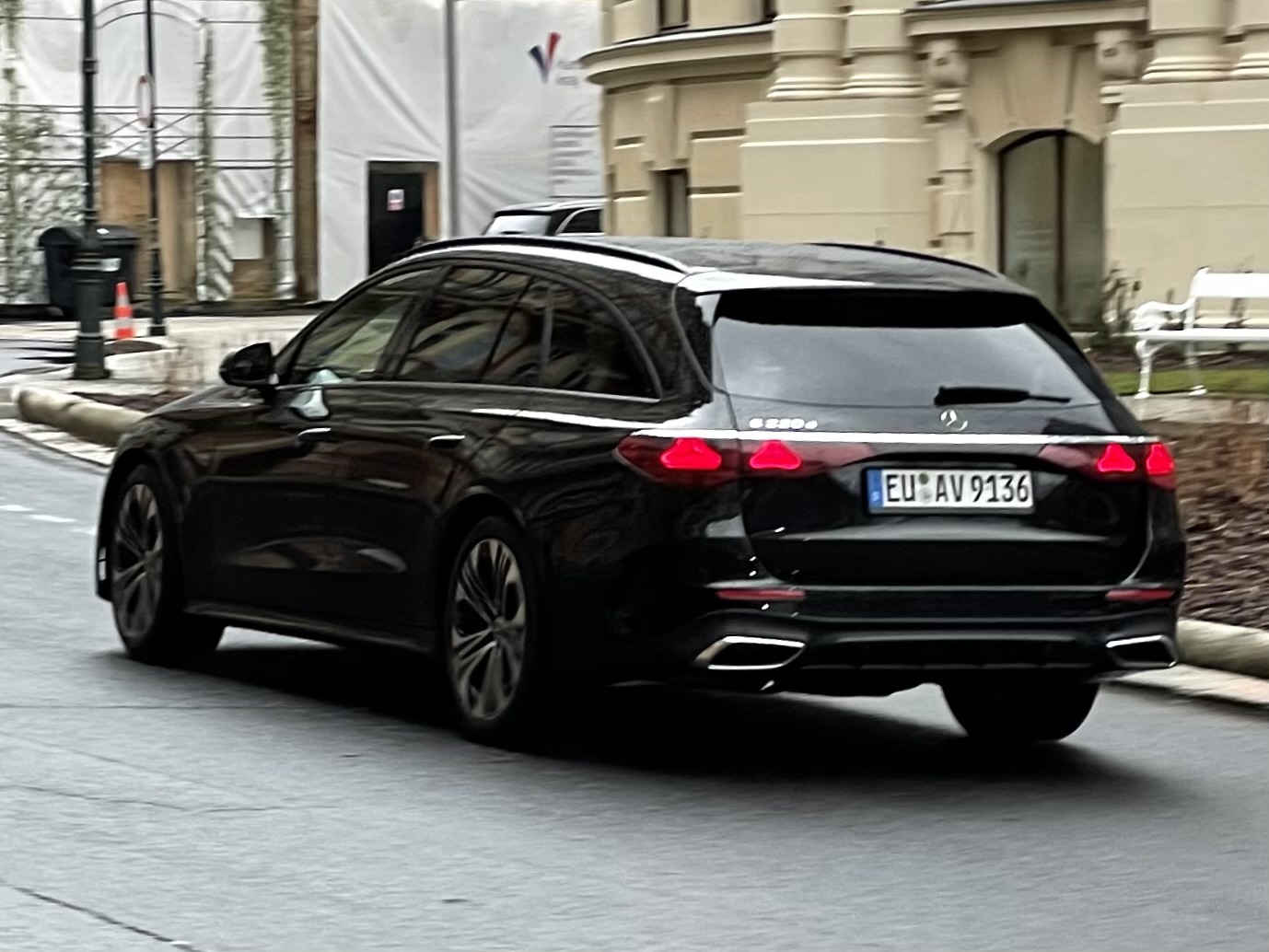 EU AV 9136, Mercedes-Benz E-Klasse 6th gen Wagon (S214), 2023­–