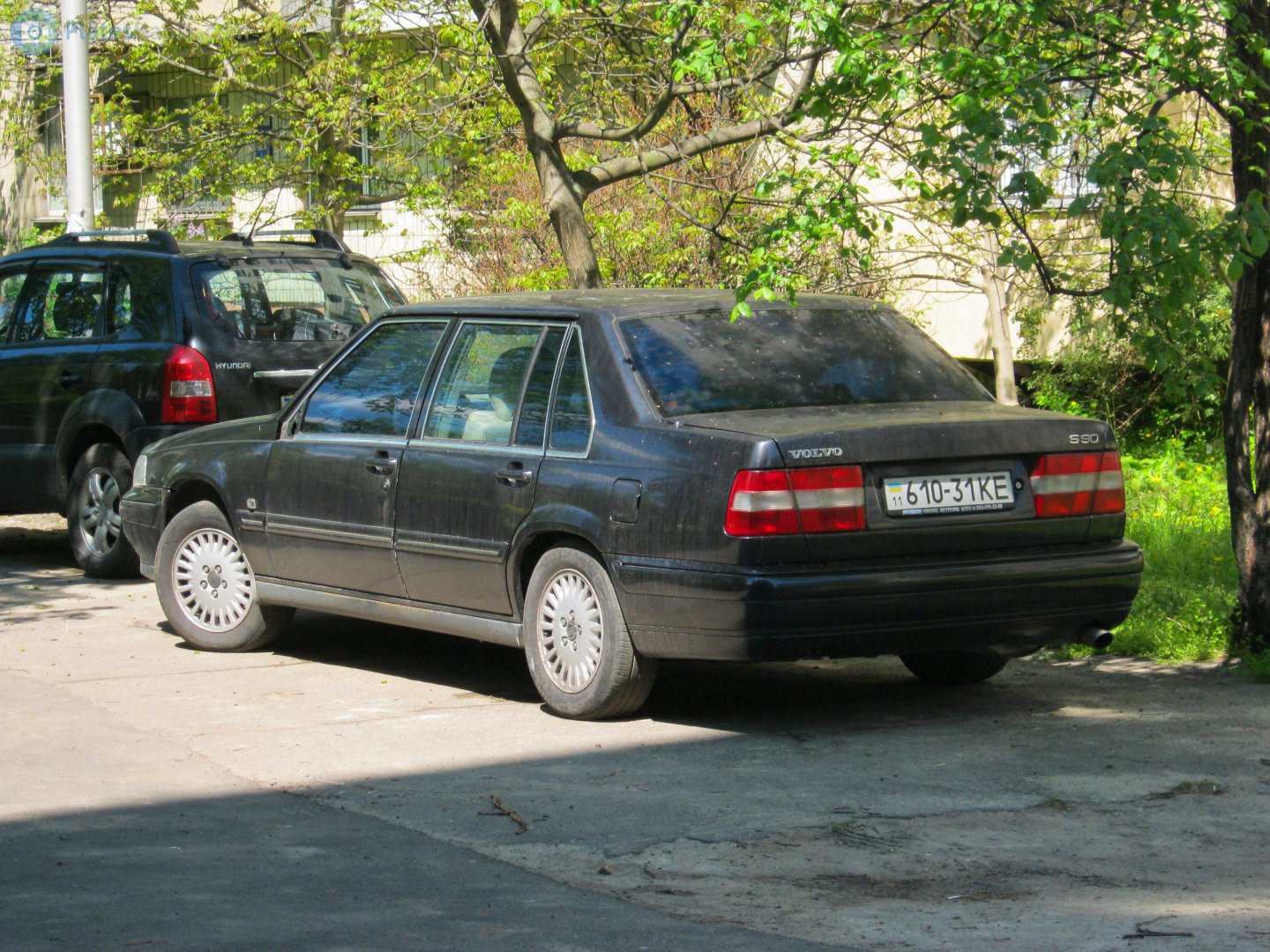 11 610-31 KE, Volvo S90 1st gen (964), 1996–1998