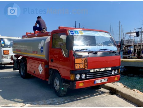 41 UT 725, Mitsubishi Fuso FE