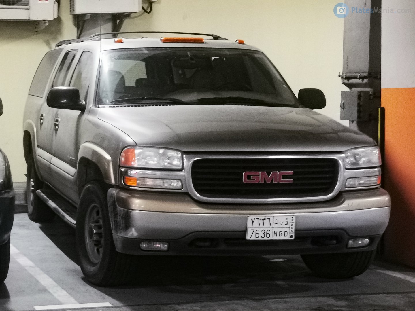 7636 NBD, GMC Suburban 9th gen (GMT830; Middle East-Market), 1999­–2005