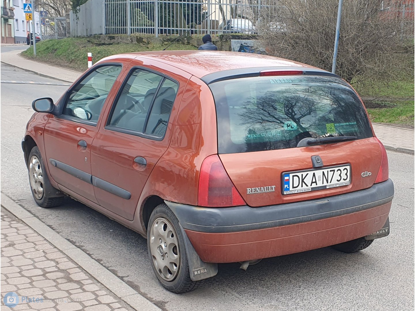 DKA N733, Renault Clio 2nd gen 5-door Hatch (B65), 1998–2001 (–2003 for LATAM-market)