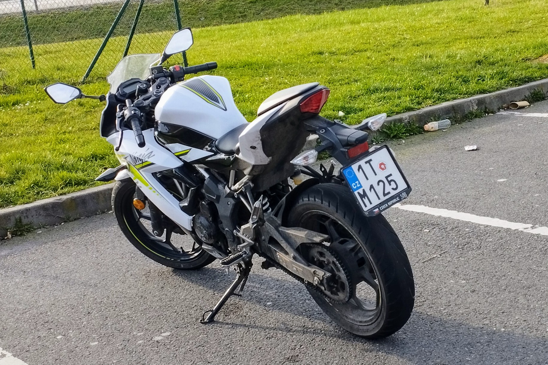 1T M125, Kawasaki Ninja 125 / Z125 