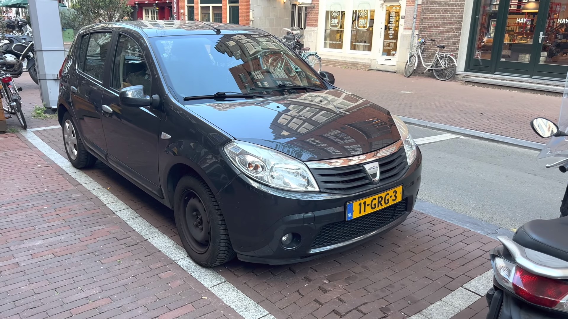 11-GRG-3, Dacia Sandero 1st gen Stepway (B90), 2009–2012