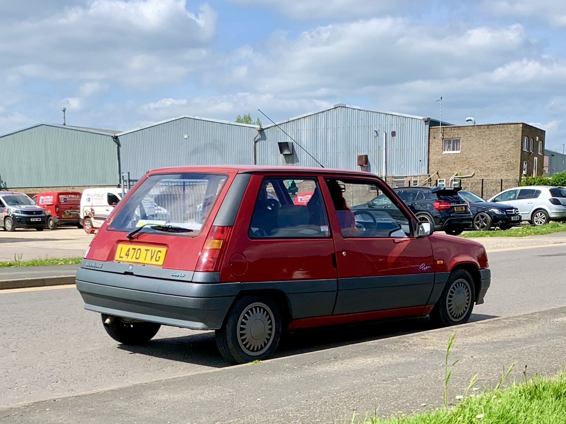 L470TVG, Renault 5 2nd gen Supercinq 3-door Hatch (C40), 1984–1996
