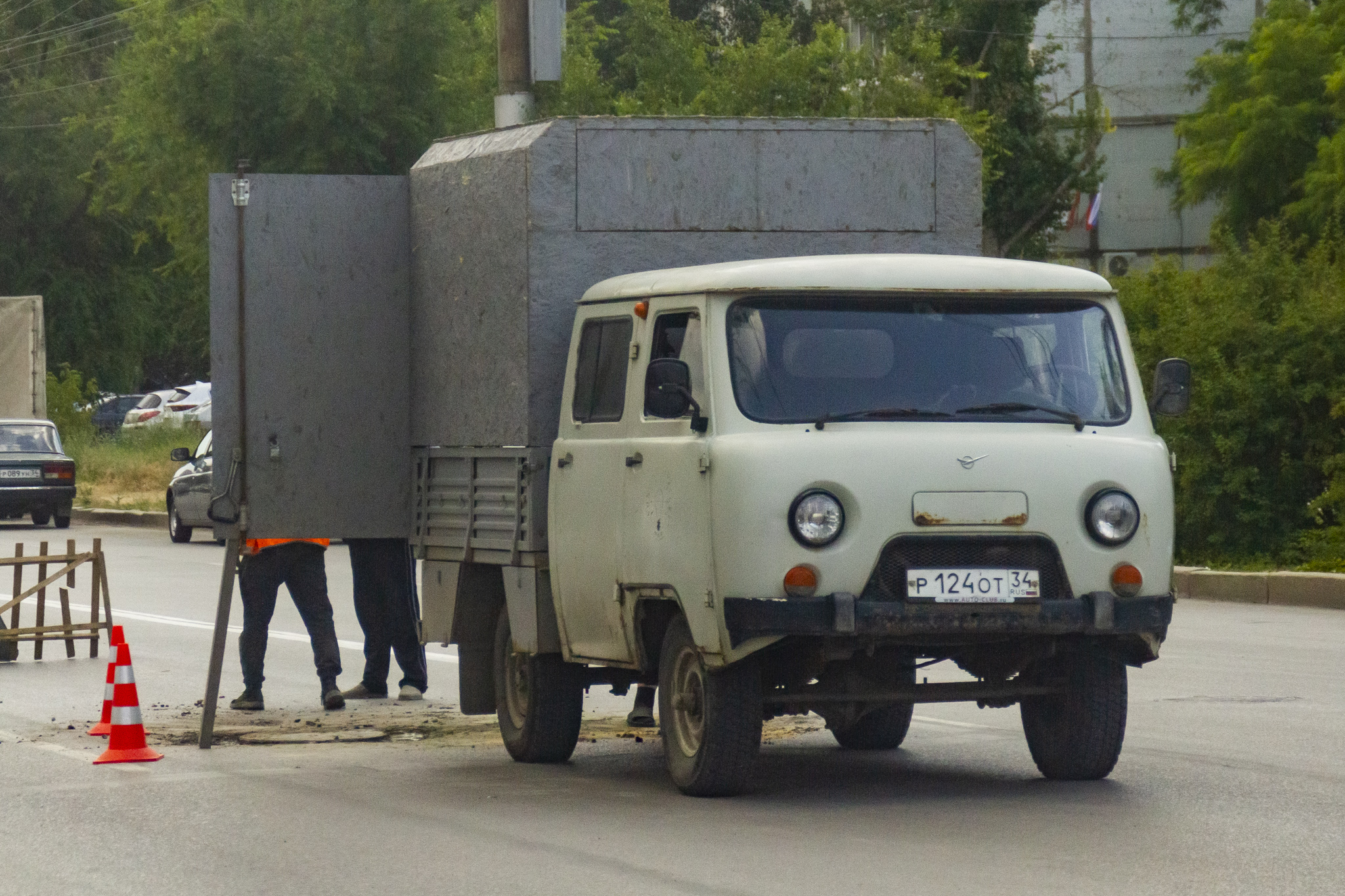 р 124 от 34, UAZ 452 39091/39094 Double-Cab Truck, 1994–