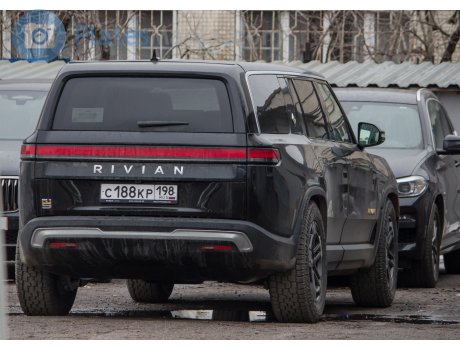 с188кр198, Rivian R1S