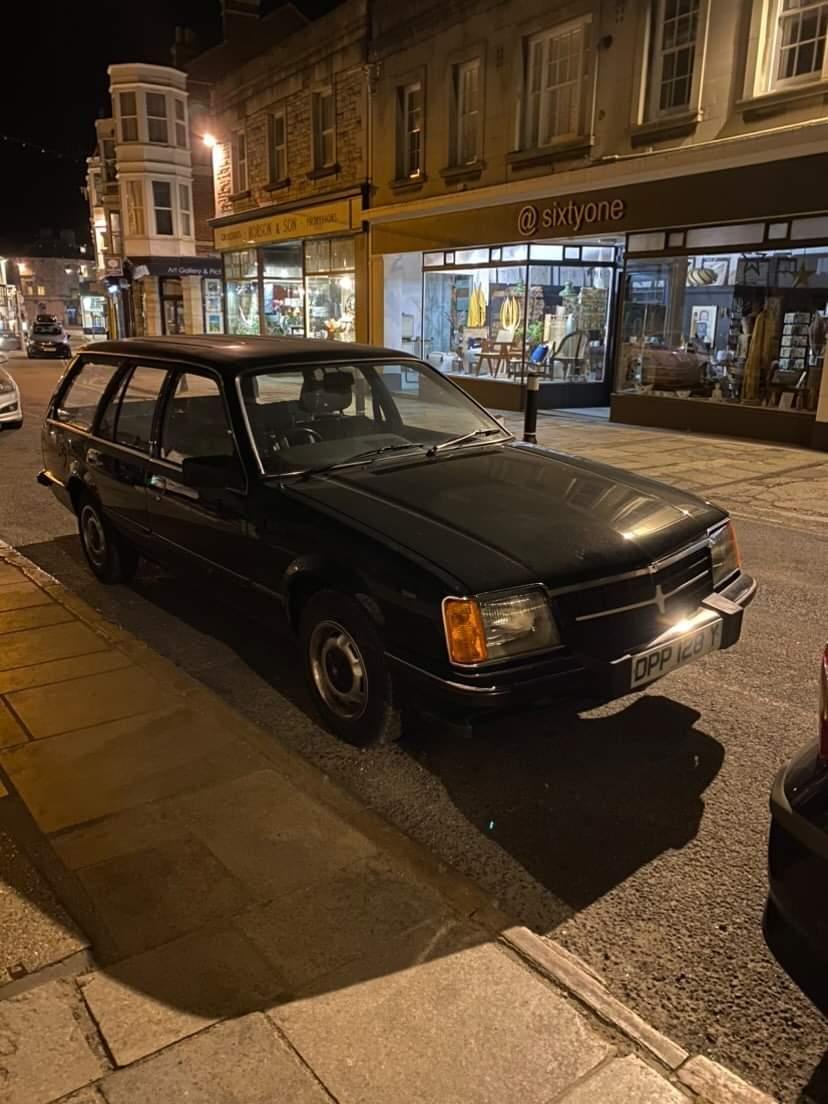 DPP128Y, Vauxhall Viceroy 1st gen Estate, 1981–1982