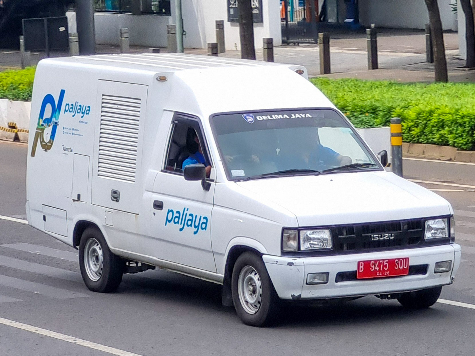 B 9475 SQU, Isuzu Panther 