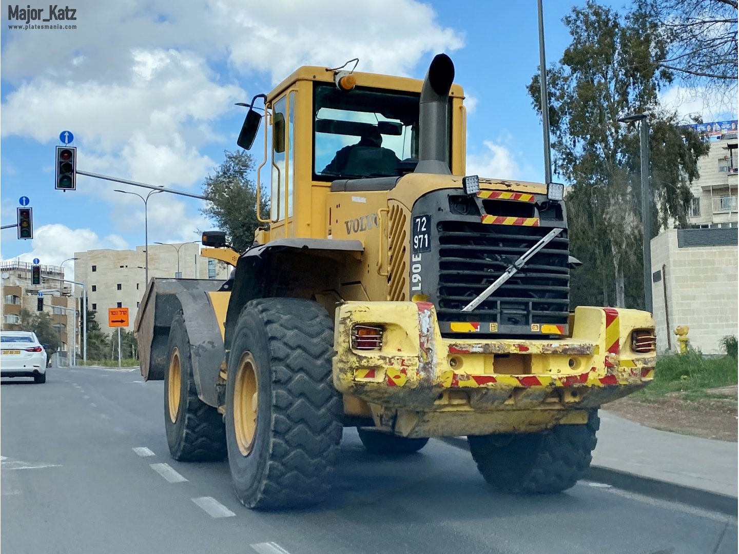 72-971, Volvo L Series Loader 