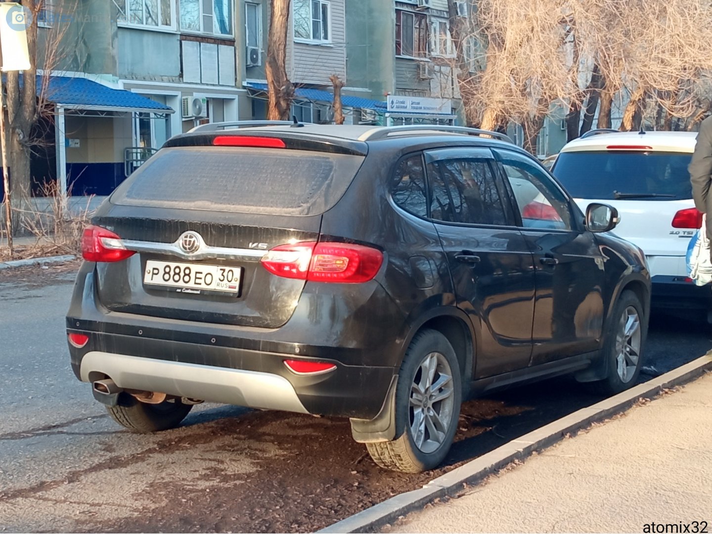 р 888 ео 30, Brilliance (Huachen Zhonghua) V5 